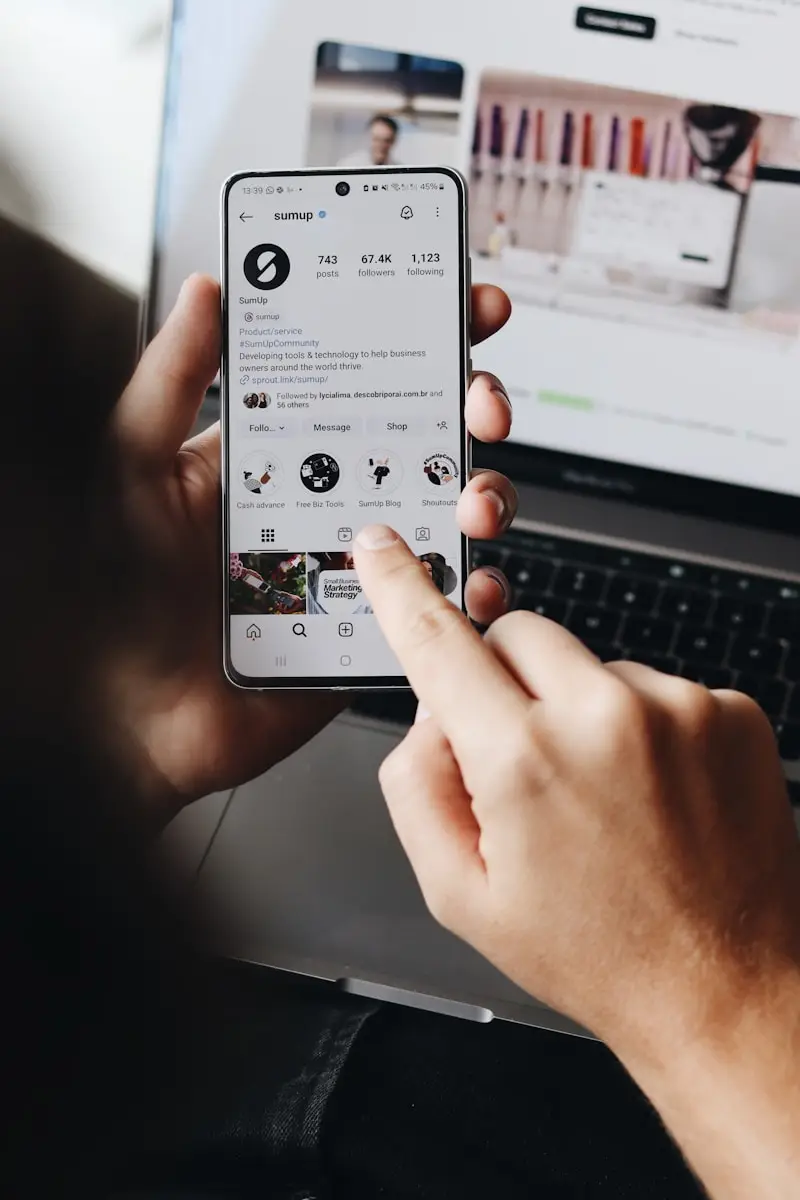 Lumi studio agence communication réseaux sociaux